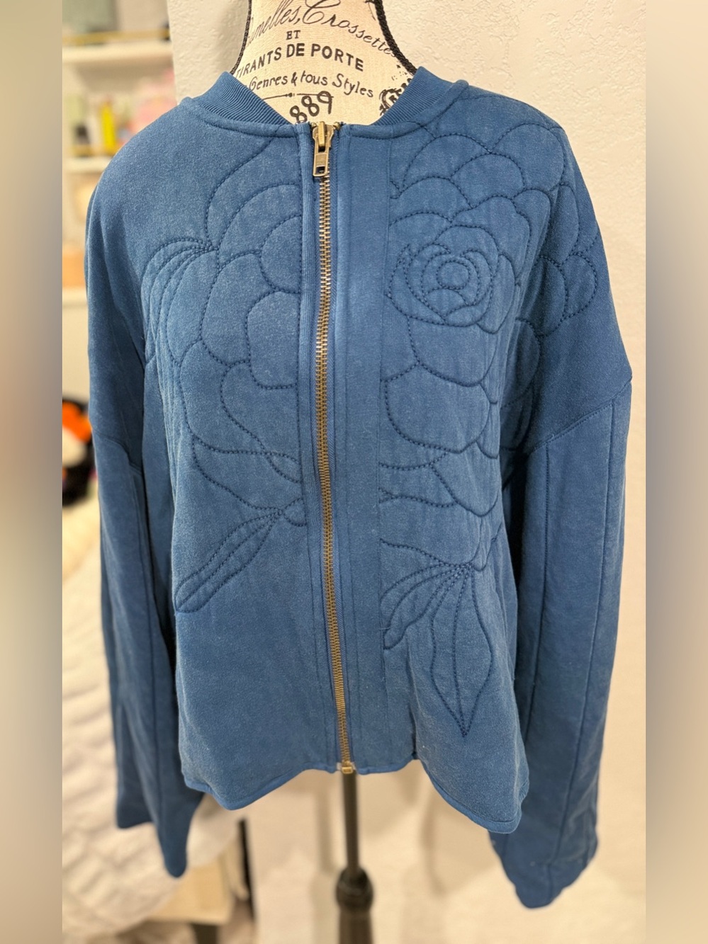 Free People Rose Front Zip Jacket Indigo Blue Floral Quilted Cotton Size L NWOT - Picture 4 of 15